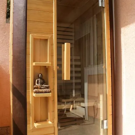 Luxury Jasmin Gæstehus 5*