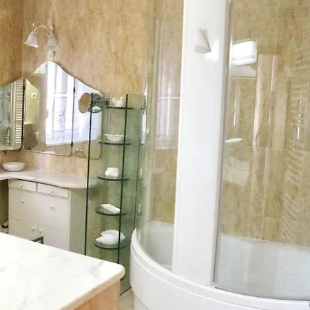 Luxury Jasmin Gæstehus 5*