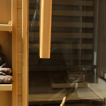 Luxury Jasmin בית הארחה