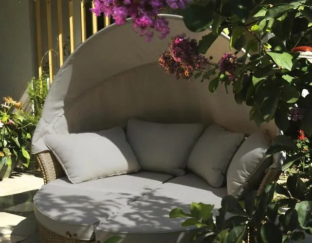 Luxury Jasmin Πανσιόν 5*