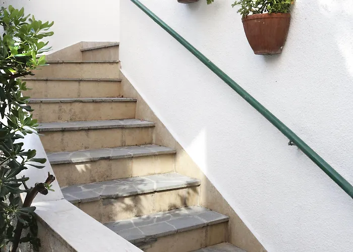 Luxury Jasmin Πανσιόν 5*