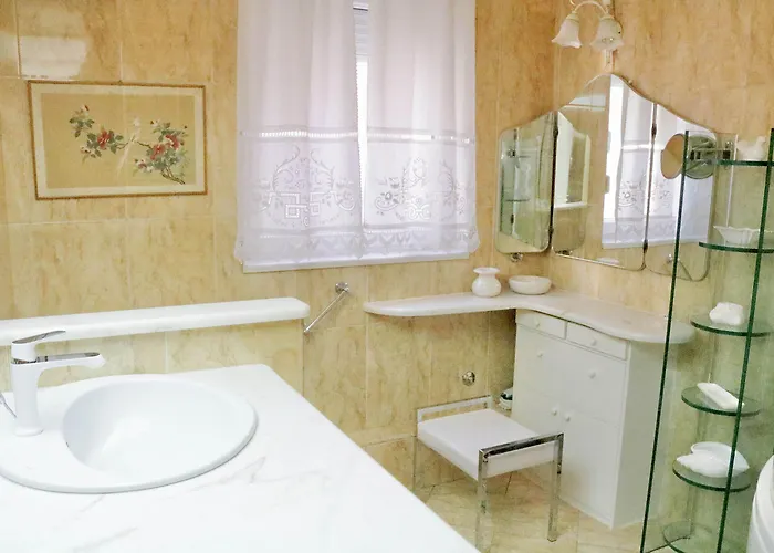 Pensión Luxury Jasmin Split